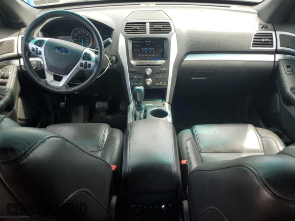 2014 Ford Explorer XLT z VIN 1FM5K8D86EGB31751, wystawiony jako Copart lot #56300825 z przebiegiem 156 764 mil mil oraz Szkody całkowita. Historia ofert i sprzedaży dostępna na DreamBid. Obrazek 8.
