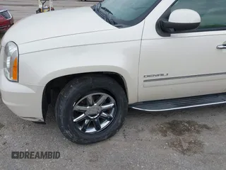 2013 GMC Yukon Denali z VIN 1GKS2EEF4DR358429, wystawiony jako IAAI lot #42182845 z przebiegiem 161 020 mil mil oraz . Historia ofert i sprzedaży dostępna na DreamBid. Obrazek 6.