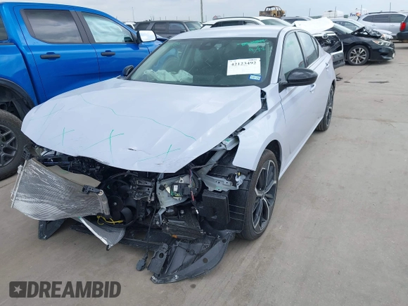 2025 Nissan Altima SR with VIN 1N4BL4CV5SN360634, listed as a IAAI auction lot 42123492 with 6,382 mi miles and . Bid and sale history available at carsss.com. Image 21.