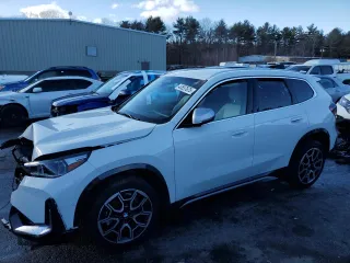 2024 BMW X1 xDrive28i with VIN WBX73EF02R5008534, listed as a Copart auction lot 43557675 with 0 mi miles and Salvage Title. Bid and sale history available at carsss.com. Image 1.