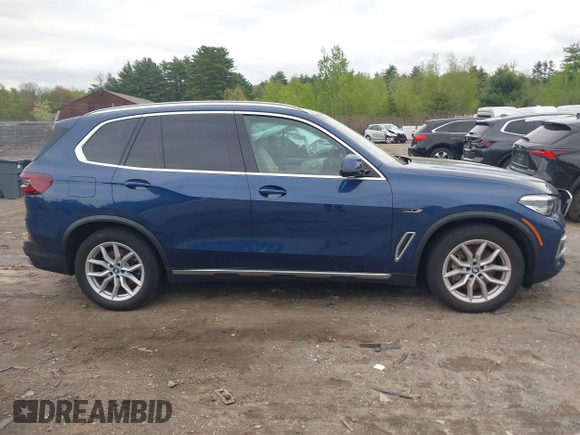 2022 BMW X5 xDrive45e with VIN 5UXTA6C06N9M08044, listed as a IAAI auction lot 42178453 with Not provided miles and . Bid and sale history available at DreamBid. Image 13.