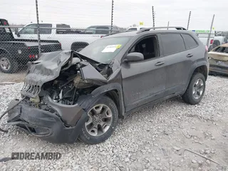 2019 Jeep Cherokee Trailhawk Elite with VIN 1C4PJMBX9KD329661, listed as a IAAI auction lot 41704933 with 1 mi miles. Bid and sale history available at carsss.com. Image 17.
