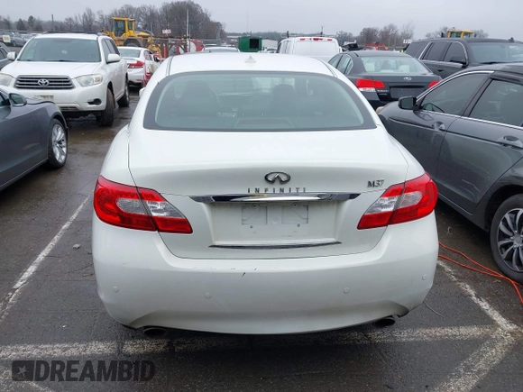 2013 Infiniti M with VIN JN1BY1AP2DM511813, listed as a IAAI auction lot 41577968 with 191,608 mi miles and . Bid and sale history available at DreamBid. Image 17.