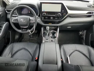 2024 Toyota Highlander LE z VIN 5TDKDRBH1RS538009, wystawiony jako Copart lot #54830155 z przebiegiem 18 607 mil mil oraz Szkoda całkowita • Salvage title. Historia ofert i sprzedaży dostępna na DreamBid. Obrazek 8.