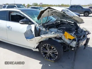 2016 Nissan Maxima SV z VIN 1N4AA6AP3GC900678, wystawiony jako IAAI lot #41837485 z przebiegiem 77 930 mil mil oraz . Historia ofert i sprzedaży dostępna na DreamBid. Obrazek 6.