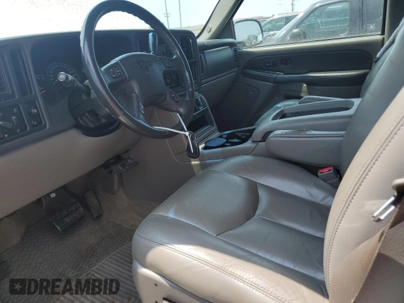 2003 Chevrolet Suburban LT z VIN 1GNEC16Z63J253676, wystawiony jako Copart lot #44540695 z przebiegiem 182 928 mil mil oraz Szkoda całkowita • Salvage title. Historia ofert i sprzedaży dostępna na DreamBid. Obrazek 7.