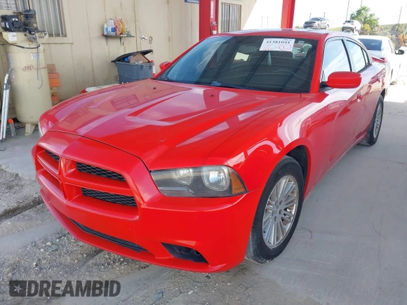 2014 Dodge Charger SXT z VIN 2C3CDXHG7EH363141, wystawiony jako IAAI lot #41381041 z przebiegiem 189 007 mil mil oraz . Historia ofert i sprzedaży dostępna na DreamBid. Obrazek 18.