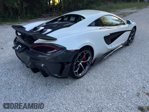 2016 McLaren 570S z VIN SBM13DAA2GW000588, wystawiony jako Copart lot #81412784 z przebiegiem 50 200 mil mil oraz Tytuł czysty. Historia ofert i sprzedaży dostępna na DreamBid. Obrazek 4.