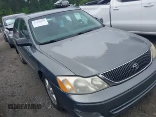 2000 Toyota Avalon XL z VIN 4T1BF28B7YU042996, wystawiony jako IAAI lot #42120898 z przebiegiem 224 575 mil mil oraz . Historia ofert i sprzedaży dostępna na DreamBid. Obrazek 1.