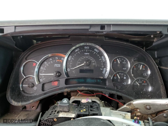 2005 Chevrolet Avalanche Z71 with VIN 3GNEK12Z95G198010, listed as a Copart auction lot 43051005 with 252,004 mi miles and Clean Title. Bid and sale history available at carsss.com. Image 9.