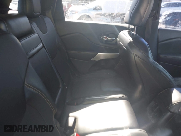 2018 Jeep Cherokee Latitude Plus with VIN 1C4PJLLB8JD597029, listed as a IAAI auction lot 41474803 with 84,435 mi miles. Bid and sale history available at carsss.com. Image 8.