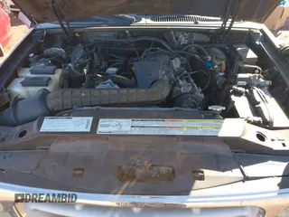1996 Ford Explorer XL z VIN 1FMDU32XXTUA15079, wystawiony jako IAAI lot #41325714 z przebiegiem 146 639 mil mil oraz . Historia ofert i sprzedaży dostępna na DreamBid. Obrazek 10.