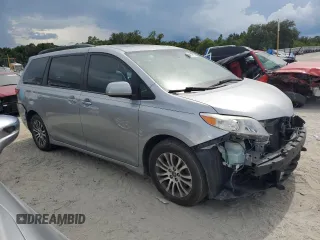 2018 Toyota Sienna XLE Auto Access Seat with VIN 5TDYZ3DC4JS903412, listed as a Copart auction lot 62653285 with 111,939 mi miles and Salvage title. Bid and sale history available at DreamBid. Image 4.