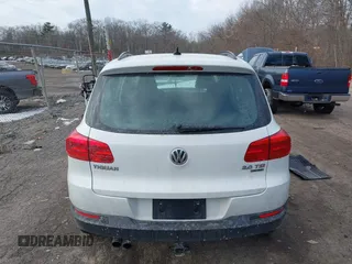 2015 Volkswagen Tiguan SE z VIN WVGBV7AX8FW582171, wystawiony jako IAAI lot #41442290 z przebiegiem 127 642 mil mil oraz . Historia ofert i sprzedaży dostępna na DreamBid. Obrazek 15.