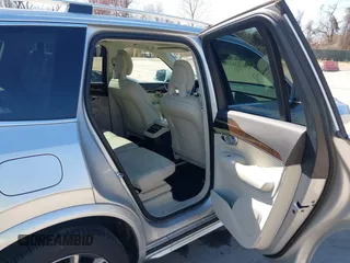 2016 Volvo XC90 T6 Momentum with VIN YV4A22PK7G1047805, listed as a IAAI auction lot 41810408 with 82,954 mi miles. Bid and sale history available at carsss.com. Image 8.