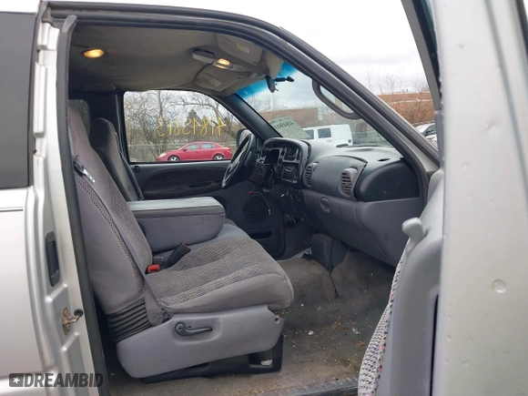 2001 Dodge Ram 1500 with VIN 3B7HC13Y21G785412, listed as a IAAI auction lot 41845813 with 222,246 mi miles. Bid and sale history available at carsss.com. Image 5.