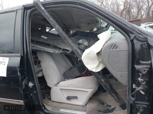 2007 GMC Envoy SLE with VIN 1GKDT13S572280867, listed as a IAAI auction lot 41217972 with 1 mi miles. Bid and sale history available at carsss.com. Image 5.