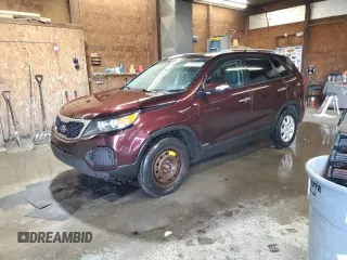 2013 Kia Sorento LX with VIN 5XYKTDA27DG349535, listed as a Copart auction lot 52892505 with 260,000 mi miles and Salvage Title. Bid and sale history available at carsss.com. Image 1.