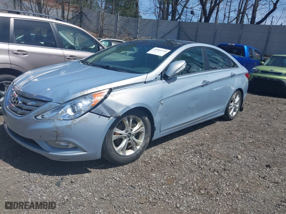 2013 Hyundai Sonata SE with VIN 5NPEC4AC9DH784460, listed as a IAAI auction lot 42099724 with 152,744 mi miles. Bid and sale history available at carsss.com. Image 2.