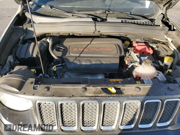 2020 Jeep Renegade Latitude with VIN ZACNJBBB5LPL39622, listed as a Copart auction lot 85088424 with 39,132 mi miles and Salvage Title. Bid and sale history available at carsss.com. Image 12.