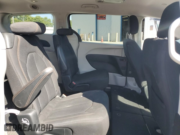 2017 Chrysler Pacifica Touring z VIN 2C4RC1DG4HR610934, wystawiony jako Copart lot #62421205 z przebiegiem 86 436 mil mil oraz Szkoda całkowita • Salvage title. Historia ofert i sprzedaży dostępna na DreamBid. Obrazek 11.