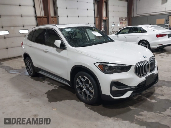 2021 BMW X1 xDrive28i with VIN WBXJG9C04M5T82884, listed as a IAAI auction lot 42242890 with 24,647 mi miles and . Bid and sale history available at DreamBid. Image 1.