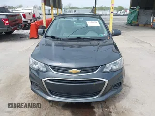 2017 Chevrolet Sonic LS z VIN 1G1JB5SG3H4135041, wystawiony jako IAAI lot #42168751 z przebiegiem 91 312 mil mil oraz . Historia ofert i sprzedaży dostępna na DreamBid. Obrazek 11.