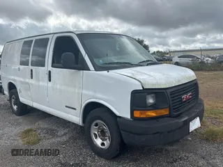 2003 GMC Savana Cargo Van with VIN 1GTHG35U431113170, listed as a Copart auction lot 84913304 with 293,807 mi miles and Clean Title. Bid and sale history available at carsss.com. Image 1.