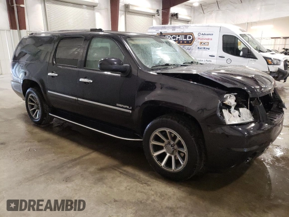 2014 GMC Yukon XL Denali with VIN 1GKS2MEF2ER171962, listed as a Copart auction lot 46996965 with 251,939 mi miles and Salvage Title. Bid and sale history available at carsss.com. Image 4.