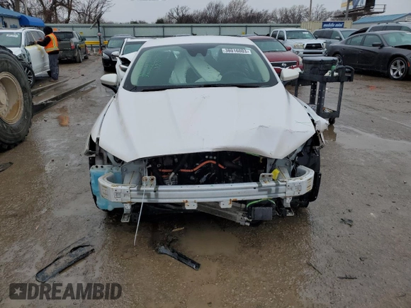 2019 Ford Fusion Hybrid SE with VIN 3FA6P0LU4KR157950, listed as a Copart auction lot 38016003 with 0 mi miles. Bid and sale history available at carsss.com. Image 5.