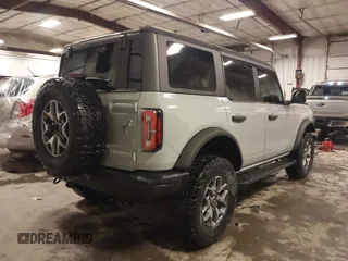 2021 Ford Bronco z VIN 1FMEE5DP0MLA64549, wystawiony jako IAAI lot #41719646 z przebiegiem 33 089 mil mil oraz . Historia ofert i sprzedaży dostępna na DreamBid. Obrazek 4.