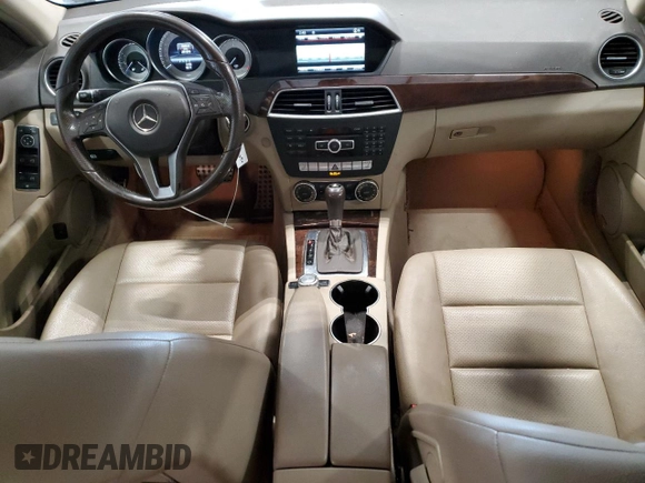 2013 Mercedes-Benz C 250 Sport z VIN WDDGF4HB7DR292456, wystawiony jako Copart lot #66205575 z przebiegiem 201 874 mil mil oraz Czysty tytuł • Clean title. Historia ofert i sprzedaży dostępna na DreamBid. Obrazek 8.