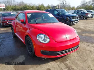 2016 Volkswagen Beetle SE с VIN 3VWJ17AT0GM635291, выставлен на аукционе IAAI как лот 41797097 с пробегом 83 755 миль миль и . История ставок и продаж доступна на DreamBid. Изображение 1.