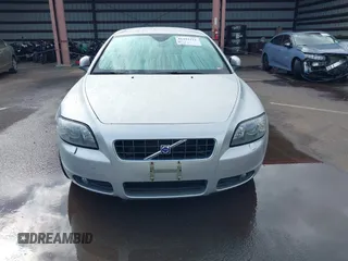 2008 Volvo C70 z VIN YV1MC67288J056674, wystawiony jako IAAI lot #41493211 z przebiegiem 18 158 mil mil oraz . Historia ofert i sprzedaży dostępna na DreamBid. Obrazek 12.