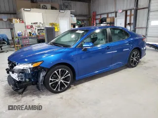 2018 Toyota Camry LE z VIN 4T1B11HK0JU158457, wystawiony jako Copart lot #59804885 z przebiegiem 9 901 mil mil oraz Czysty tytuł • Clean title. Historia ofert i sprzedaży dostępna na DreamBid. Obrazek 1.