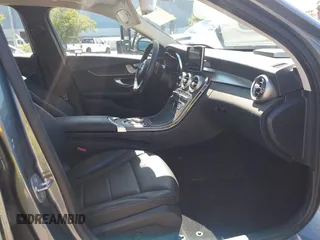 2017 Mercedes-Benz C 300 с VIN 55SWF4JB8HU233507, выставлен на аукционе IAAI как лот 42338262 с пробегом 29 002 миль миль и . История ставок и продаж доступна на DreamBid. Изображение 5.