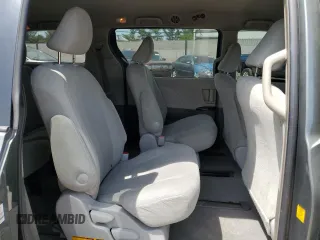 2012 Toyota Sienna z VIN 5TDKA3DCXCS010810, wystawiony jako Copart lot #54872735 z przebiegiem 188 973 mil mil oraz Szkoda całkowita • Salvage title. Historia ofert i sprzedaży dostępna na DreamBid. Obrazek 11.