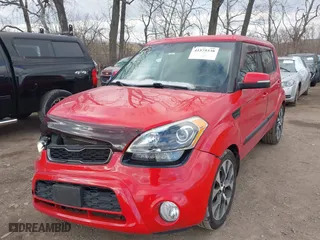 2013 Kia Soul + with VIN KNDJT2A6XD7508063, listed as a IAAI auction lot 41575338 with 91,319 mi miles. Bid and sale history available at carsss.com. Image 17.