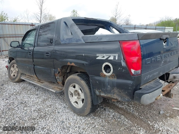 2005 Chevrolet Avalanche Z71 with VIN 3GNEK12Z55G213733, listed as a IAAI auction lot 42008159 with 194,760 mi miles. Bid and sale history available at carsss.com. Image 3.