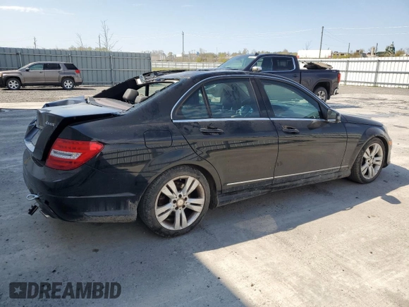 2012 Mercedes-Benz C 300 Sport z VIN WDDGF8BB4CA701042, wystawiony jako Copart lot #56506425 z przebiegiem 153 822 mil mil oraz Szkoda całkowita • Salvage title. Historia ofert i sprzedaży dostępna na DreamBid. Obrazek 3.