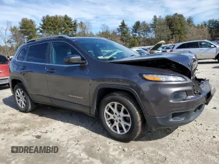 2016 Jeep Cherokee Latitude with VIN 1C4PJMCB0GW371764, listed as a Copart auction lot 47958335 with 121,571 mi miles and Salvage Title. Bid and sale history available at carsss.com. Image 4.