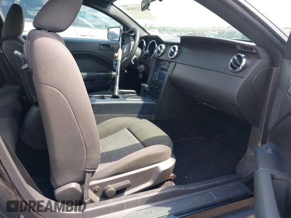 2005 Ford Mustang Deluxe with VIN 1ZVFT80NX55128751, listed as a IAAI auction lot 42739520 with 180,913 mi miles and . Bid and sale history available at DreamBid. Image 5.