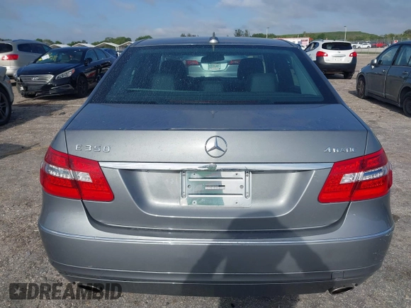 2011 Mercedes-Benz E-Class E 350 Luxury with VIN WDDHF8HB1BA485662, listed as a IAAI auction lot 41978098 with 28,765 mi miles. Bid and sale history available at carsss.com. Image 16.