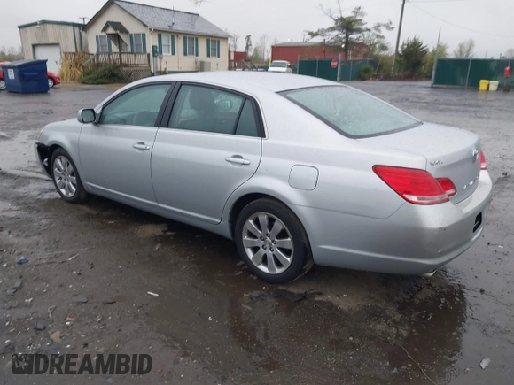 2007 Toyota Avalon XL with VIN 4T1BK36B47U208796, listed as a IAAI auction lot 42008744 with 250,000 mi miles. Bid and sale history available at carsss.com. Image 3.