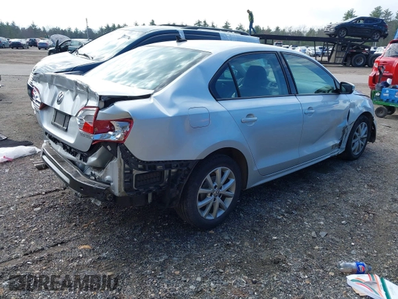 2011 Volkswagen Jetta SE z VIN 3VWDZ7AJ9BM367581, wystawiony jako IAAI lot #42032765 z przebiegiem 136 472 mil mil oraz . Historia ofert i sprzedaży dostępna na DreamBid. Obrazek 4.