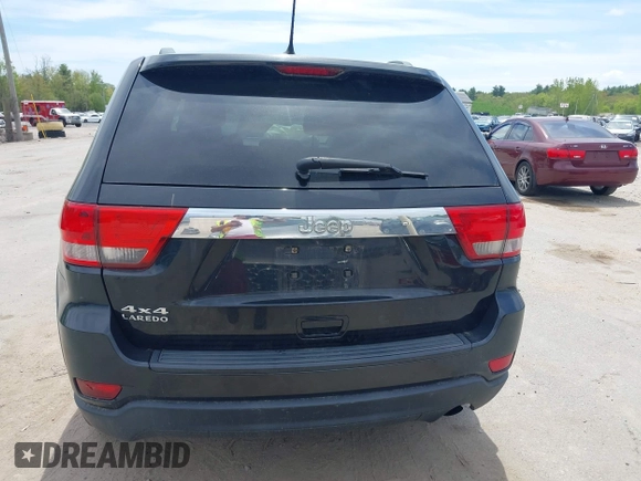 2011 Jeep Grand Cherokee Laredo z VIN 1J4RR4GG0BC547689, wystawiony jako IAAI lot #42230005 z przebiegiem 192 361 mil mil oraz . Historia ofert i sprzedaży dostępna na DreamBid. Obrazek 16.