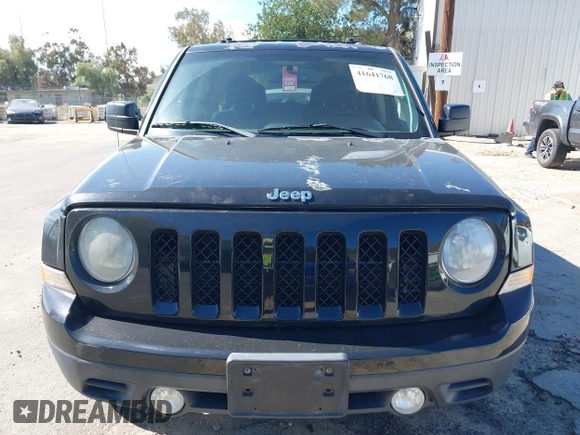 2013 Jeep Patriot Latitude with VIN 1C4NJPFA5DD230031, listed as a IAAI auction lot 41641768 with 153,910 mi miles. Bid and sale history available at carsss.com. Image 12.