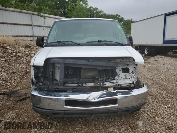 2013 Ford Econoline Passenger XL z VIN 1FBSS3BL6DDA90849, wystawiony jako Copart lot #55224515 z przebiegiem 175 845 mil mil oraz Szkoda całkowita • Salvage title. Historia ofert i sprzedaży dostępna na DreamBid. Obrazek 5.