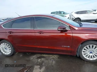 2015 Ford Fusion SE Hybrid with VIN 3FA6P0LU8FR172313, listed as a IAAI auction lot 41556556 with 152,567 mi miles. Bid and sale history available at carsss.com. Image 14.