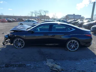 2024 Lexus ES with VIN 58ADZ1B17RU174919, listed as a IAAI auction lot 41618146 with 2,993 mi miles. Bid and sale history available at carsss.com. Image 14.